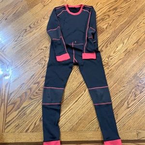 Helly Hansen base layer set size 14.